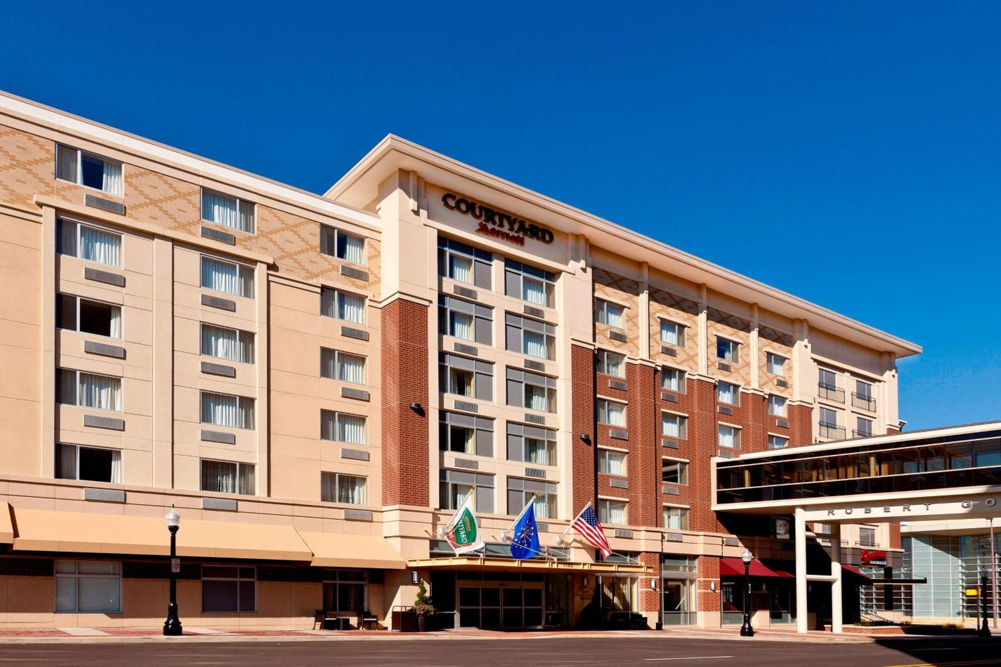 Courtyard Fort Wayne Downtown At Grand Wayne Convention Center Dış mekan fotoğraf