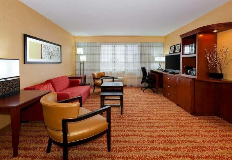 Courtyard Fort Wayne Downtown At Grand Wayne Convention Center Dış mekan fotoğraf